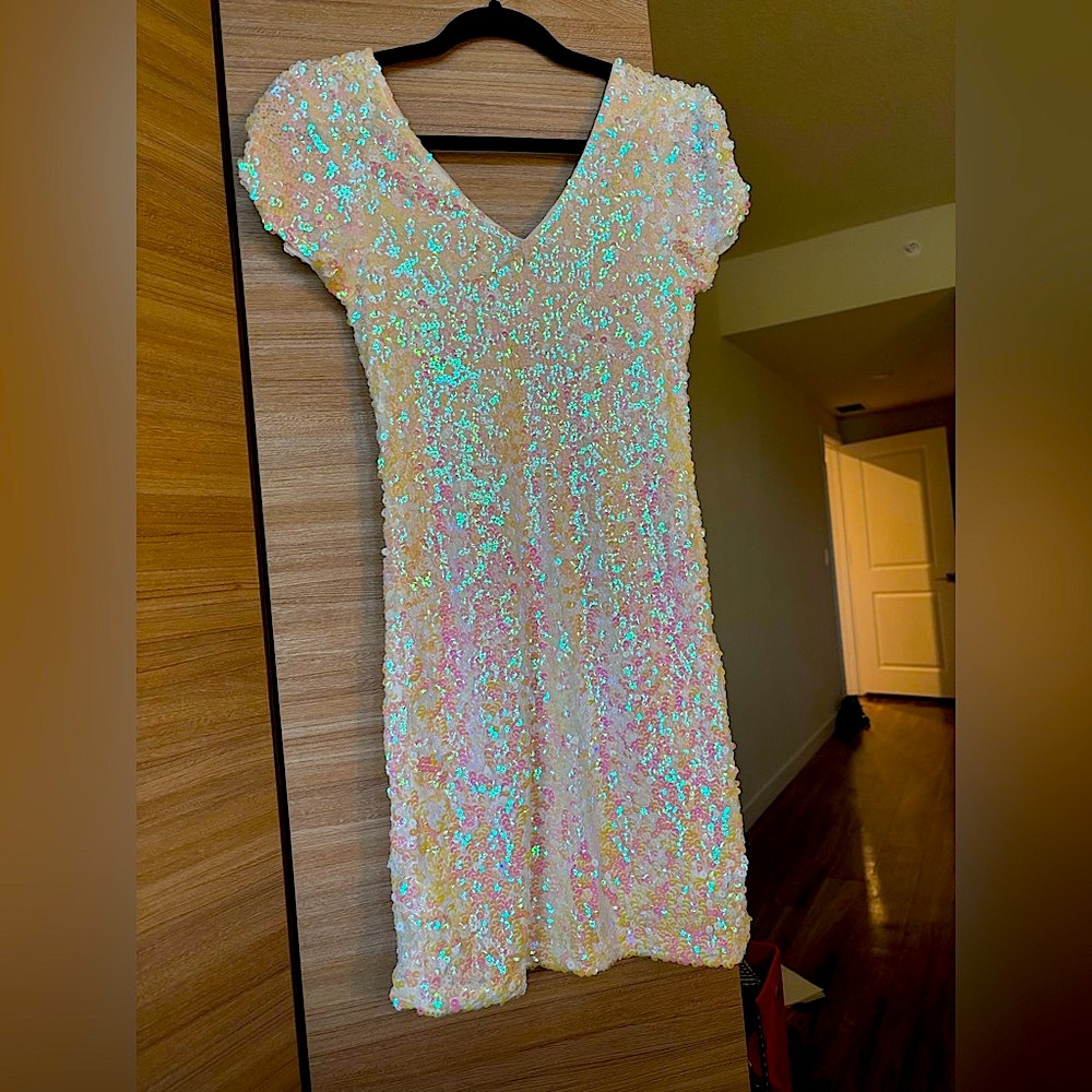 White cute mini sequin dress